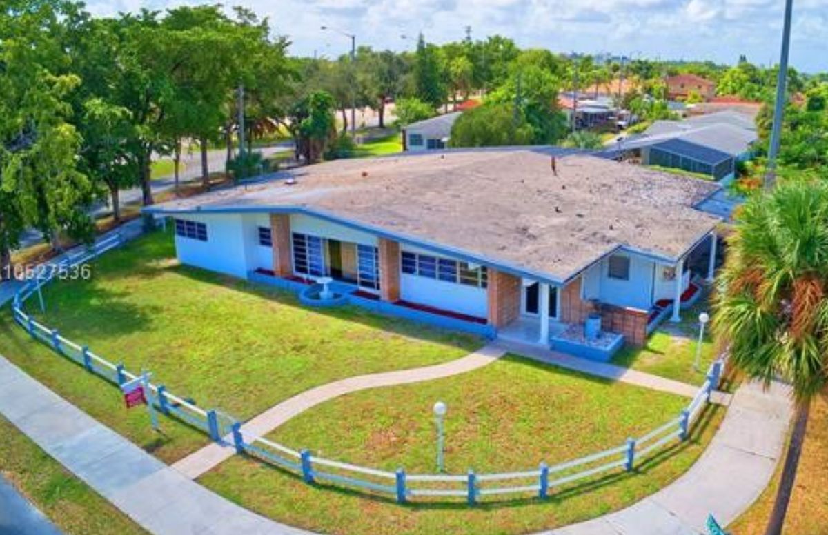 17100 NE 22 Av, North Miami FL 33160
